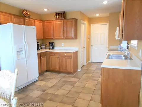 1204 11th St, Barling, AR 72923 photo 3