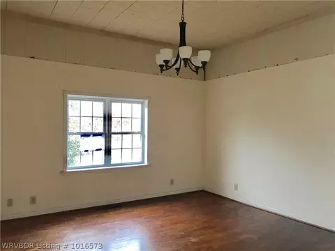 1112 S 10th St, Fort Smith, AR 72901 photo 2