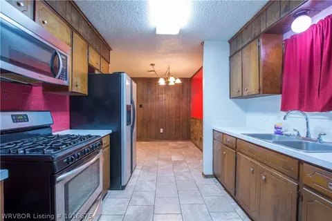 635 Angela Cir, Barling, AR 72923 photo 4