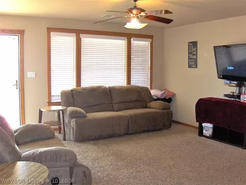 409 Eagle Rock Rd, Muldrow, OK 74948 photo 2