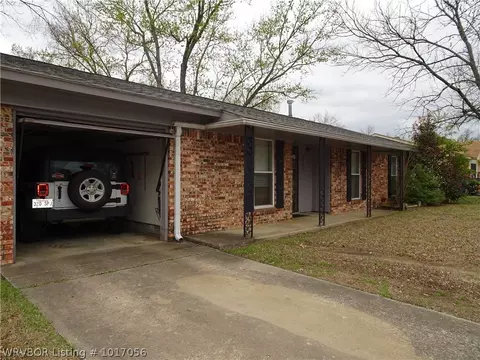 8205 Colony Ln, Fort Smith, AR 72908 photo 2