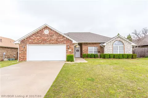 713 Windbrook Ct, Fort Smith, AR 72908 photo 1