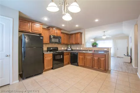 302 Regency Dr, Barling, AR 72923 photo 4