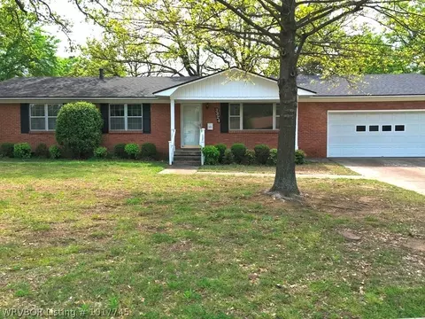 3324 S 39th St, Fort Smith, AR 72903 photo 1
