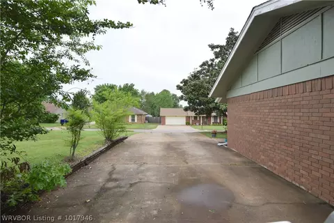 609 N St, Barling, AR 72923 photo 24