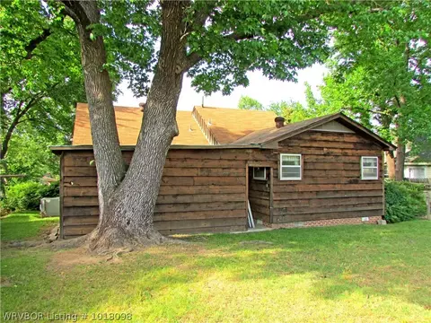 3812 Victory Cir, Fort Smith, AR 72904 photo 4