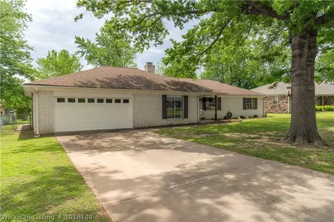 5926 Carthage St, Fort Smith, AR 72903 photo 2