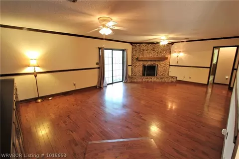 524 Thicksten Dr, Alma, AR 72921 photo 4