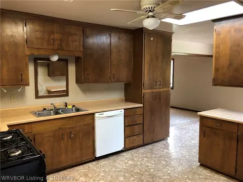 398 E County Rd, Magazine, AR 72943 photo 12