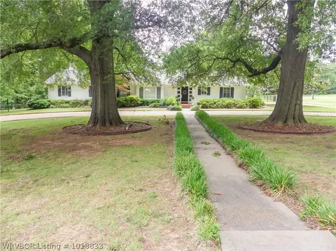 1716 Hendricks Blvd, Fort Smith, AR 72903 photo 1
