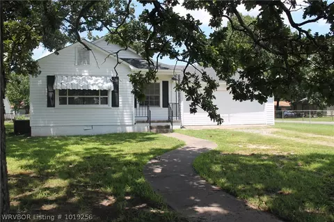 4917 Clarendon Ave, Fort Smith, AR 72904 photo 2