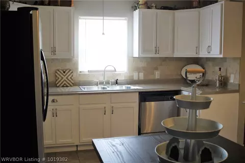 300 Victor Ln, Pocola, OK 74902 photo 9