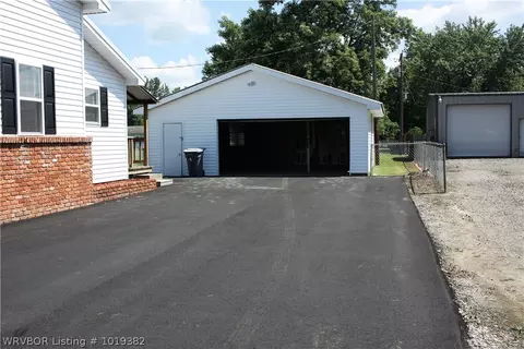 300 Victor Ln, Pocola, OK 74902 photo 3