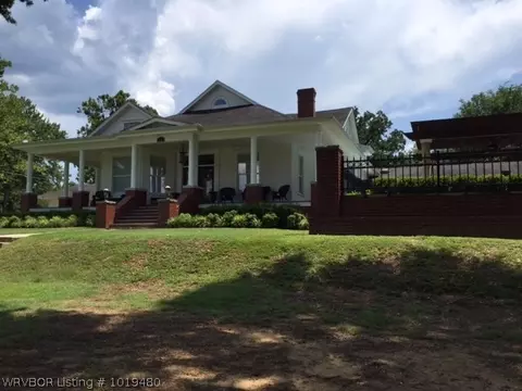218 E Academy St, Paris, AR 72855 photo 2