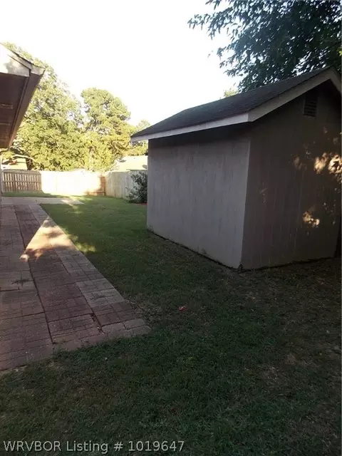 2405 Meadow Ln, Barling, AR 72923 photo 18