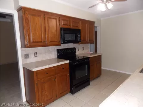 2405 Meadow Ln, Barling, AR 72923 photo 8