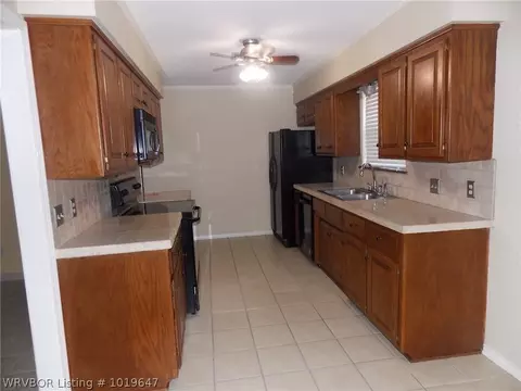 2405 Meadow Ln, Barling, AR 72923 photo 6