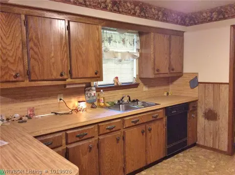 303 Cleaver St, Pocola, OK 74902 photo 3