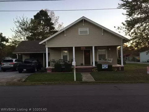 202 Pine St, Paris, AR 72855 photo 1