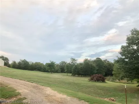 1204 Woods Rd, Hackett, AR 72937 photo 4