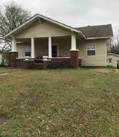 402 Maple St, Paris, AR 72855 photo 1