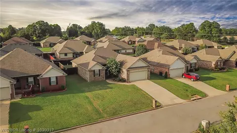 1816 Fairbanks Dr, Barling, AR 72923 photo 2