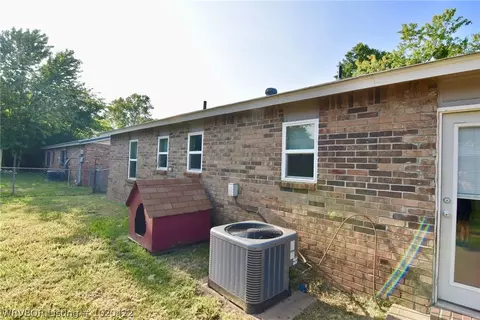 901 N St, Barling, AR 72923 photo 9