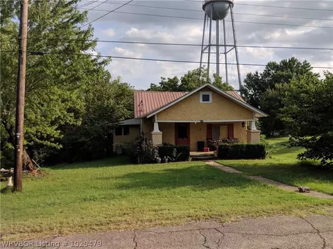 407 1st St, Hartford, AR 72938 photo 3