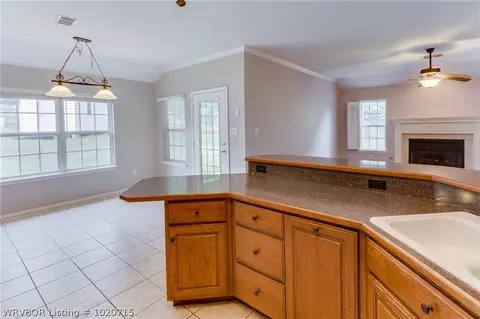 106 Elizabeth Ct, Barling, AR 72923 photo 9