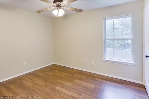106 Elizabeth Ct, Barling, AR 72923 photo 6