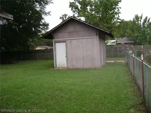 201 Alice Ln, Lavaca, AR 72941 photo 2