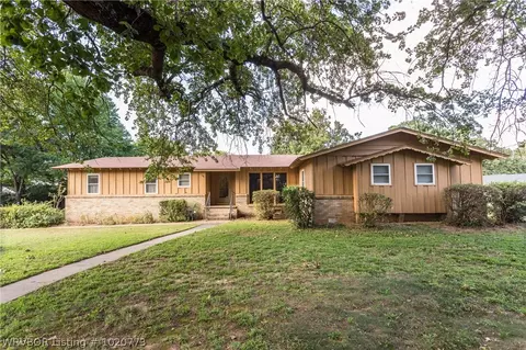 5201 Highland Dr, Fort Smith, AR 72903 photo 1