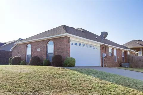 300 Apple Valley Dr, Fort Smith, AR 72908 photo 3
