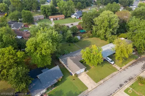 105 Dartmouth Ln, Fort Smith, AR 72908 photo 2