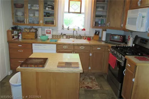 406 Vine, Paris, AR 72855 photo 4