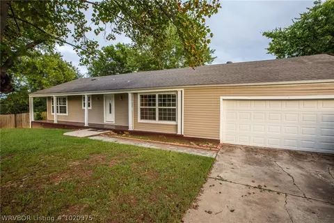 5426 Highland Dr, Fort Smith, AR 72903 photo 2