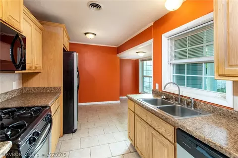 5426 Highland Dr, Fort Smith, AR 72903 photo 8