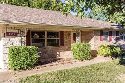 1305 Meadow Ln, Fort Smith, AR 72908 photo 3