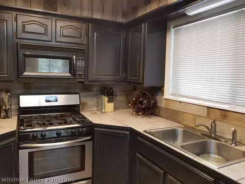 1009 N 4th St, Paris, AR 72855 photo 6