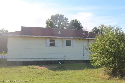 808 E 1st St, Hartford, AR 72938 photo 4