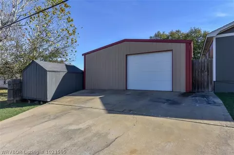 808 Heather Way, Barling, AR 72923 photo 6