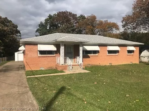 1923 Jackson St, Fort Smith, AR 72901 photo 3