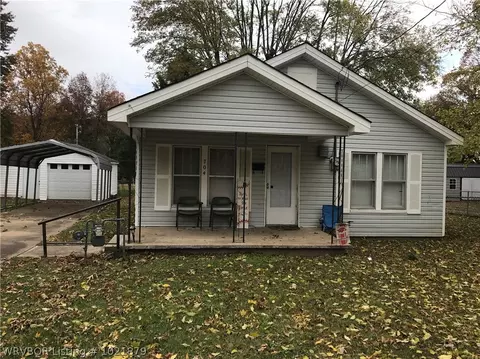 704 3rd St, Ozark, AR 72949 photo 1