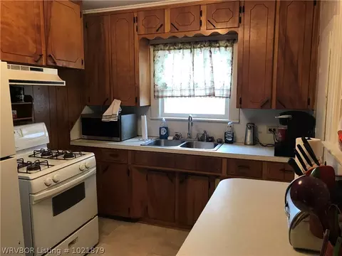 704 3rd St, Ozark, AR 72949 photo 4