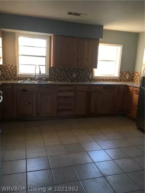 1409 Nixon Rd, Lavaca, AR 72941 photo 4