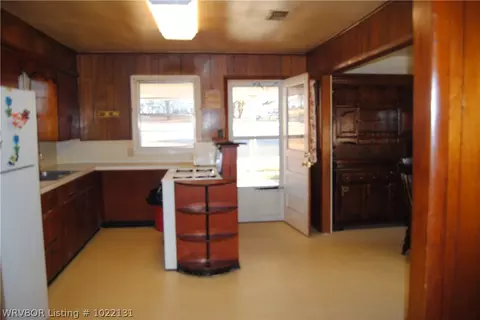 1111 S Division St, Lavaca, AR 72941 photo 2