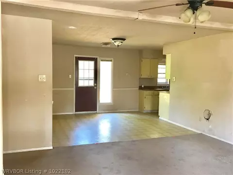 8905 Fresno St, Fort Smith, AR 72903 photo 6