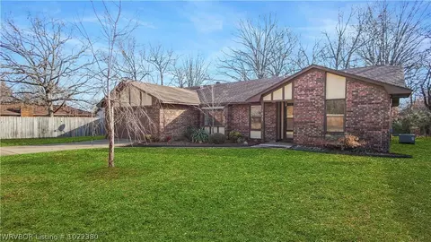 1623 Princeton Dr, Fort Smith, AR 72908 photo 1