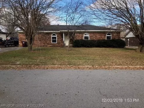 1323 Meadow Cir, Fort Smith, AR 72908 photo 1