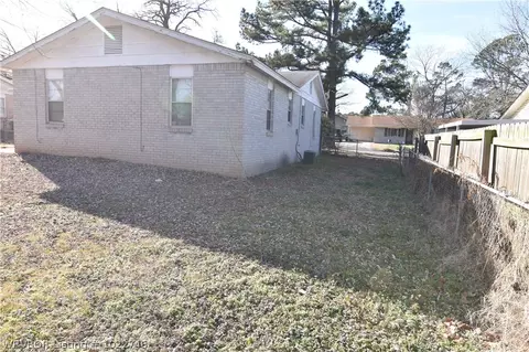 910 Pattie Ln, Barling, AR 72923 photo 6